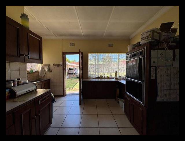 3 BEDROOM HOUSE FOR SALE IN RHODESFIELD